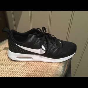 Nike Air Max Tavas Sneakers